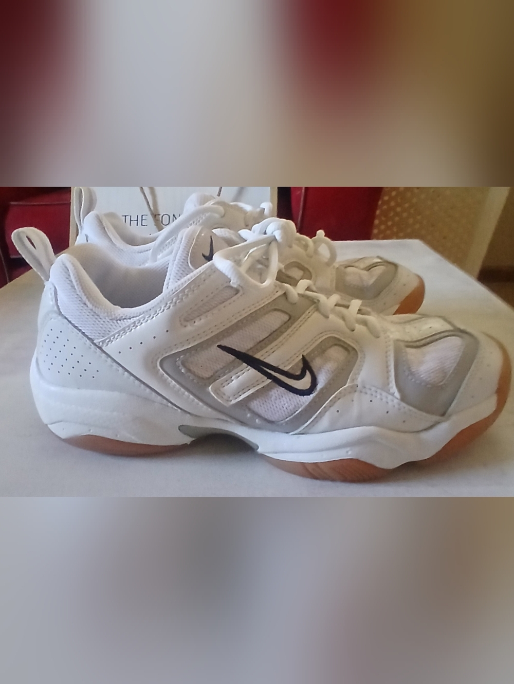 Vintage nike Multicourt V-8.5